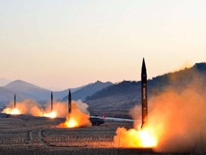 Mỹ thử tên lửa đạn đạo giữa lúc 'dầu sôi lửa bỏng'