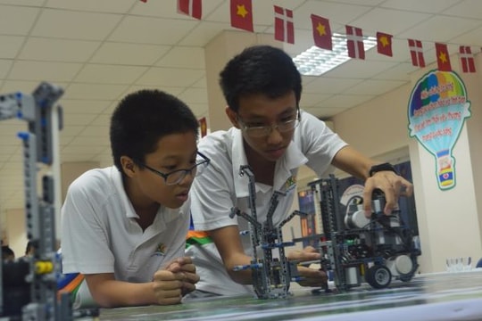 Thí điểm giáo dục về STEM từ năm học 2017-2018