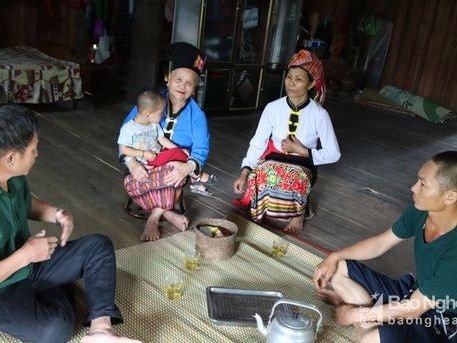 Về bản Bộng nghe điệu khắp quê hương