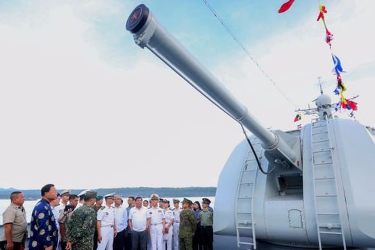 Tàu Hải quân Trung Quốc đến Cảng quốc tế Thành phố Hồ Chí Minh