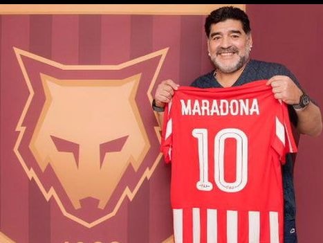 Diego Maradona trở lại nghề HLV