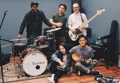 Xuân Nghi tái xuất sau bảy năm du học Mỹ