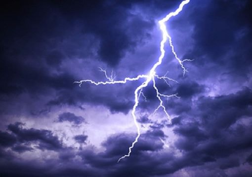 Đi đào huyệt, 3 người bị sét đánh chết