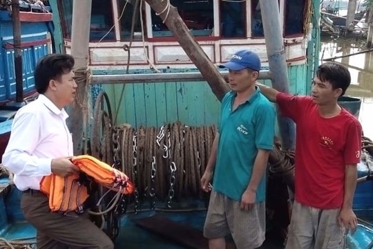 Tập huấn về bảo vệ chủ quyền biển đảo cho ngư dân