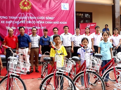 AIA chắp cánh ước mơ cho trẻ em nghèo