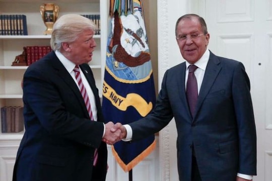 Chi tiết 'lạ' trong cuộc họp kín giữa Tổng thống Trump và Ngoại trưởng Nga