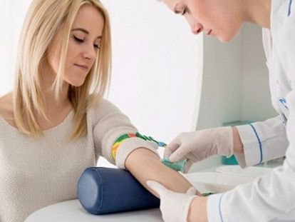 Xét nghiệm máu có thể phát hiện nguy cơ đột quỵ não ở chị em