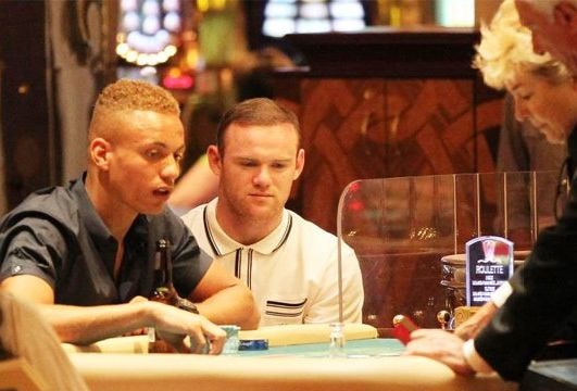 Rooney là một 'con nghiện' bài bạc?