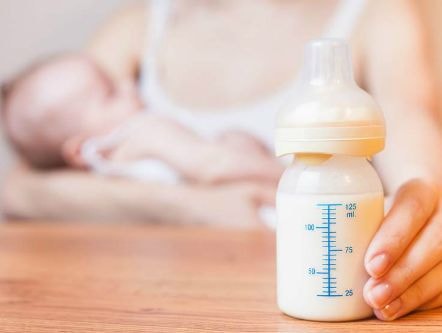 Phát hiện 'đáng kinh ngạc' sữa mẹ có thể chữa ung thư