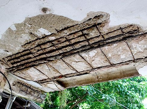 Nguy hiểm rình rập ở khu chung cư Quang Trung