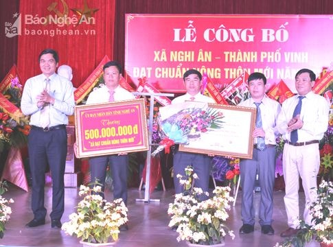 Xã Nghi Ân (TP Vinh) đón Bằng công nhận đạt chuẩn nông thôn mới