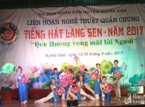 Liên hoan tiếng hát làng Sen ở Nghĩa Đàn