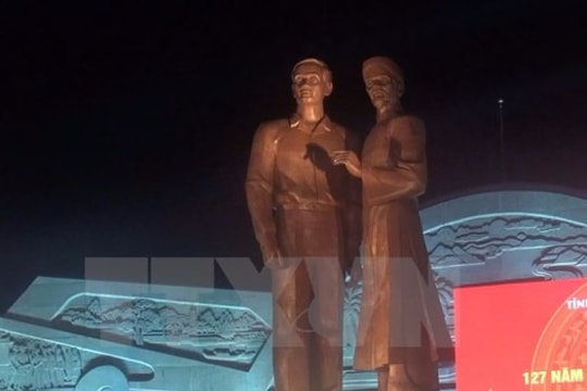 Khánh thành tượng đài Nguyễn Sinh Sắc-Nguyễn Tất Thành