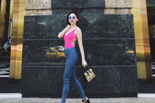 Sao Việt quay lại với mốt quần skinny khoe chân dài thẳng tắp