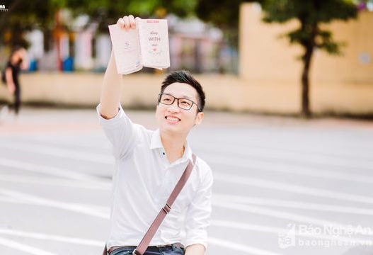 Bản mashup 23 ca khúc về học trò của 9x xứ Nghệ gây sốt