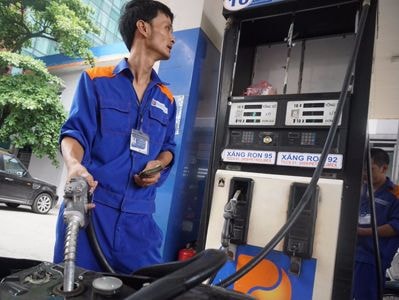 Giá xăng, dầu giảm từ 15h