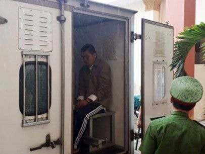 Hiếp dâm con ruột và con riêng của vợ, nhận án 30 năm tù