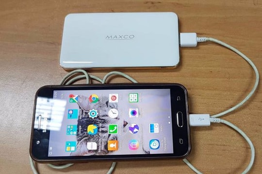 Cấm dùng pin sạc dự phòng trên máy bay