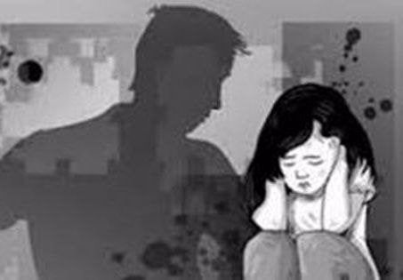 Bị anh rể giở trò đồi bại, bé gái 14 tuổi uống thuốc sâu tự tử