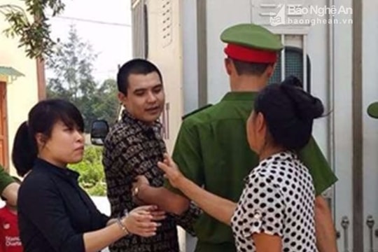 Vết trượt của ông bố đơn thân sau đổ vỡ hôn nhân