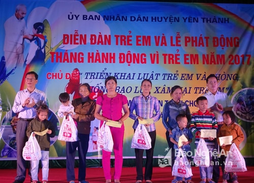 Hỗ trợ xây dựng 3 thư viện và trao 120 suất quà cho học sinh nghèo Yên Thành