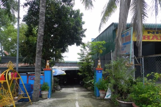 Nghi phạm mê bài bạc tưới xăng thiêu sống vợ