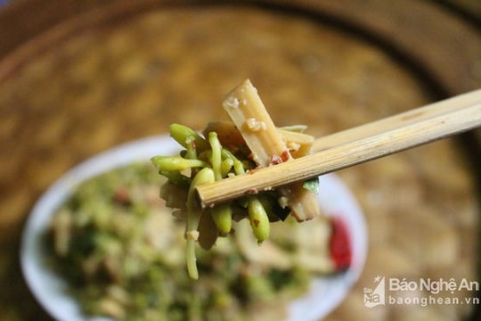 Lạ miệng với món ăn, bài thuốc từ hoa đu đủ đực của người Thái