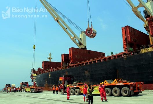 Xuất khẩu 12.000 tấn tôn của Tập đoàn Hoa Sen sản xuất tại Nghệ An đến Châu Âu