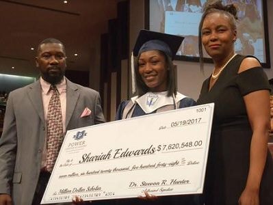 Nữ sinh trúng tuyển 149 đại học, cao đẳng Mỹ