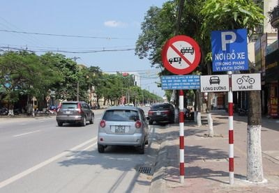 TP. Vinh: Biển báo hết hạn nửa năm vẫn chưa được cắm mới