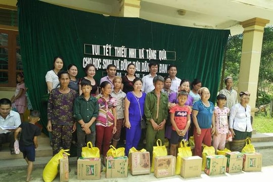 Vui Tết thiếu nhi cùng học sinh nghèo Đan Lai