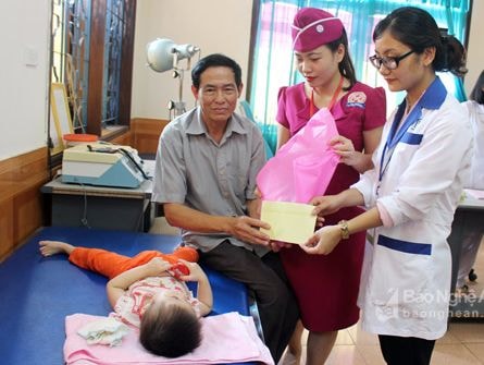 Bệnh viện Đa khoa Cửa Đông: Mang yêu thương đến với trẻ em khuyết tật