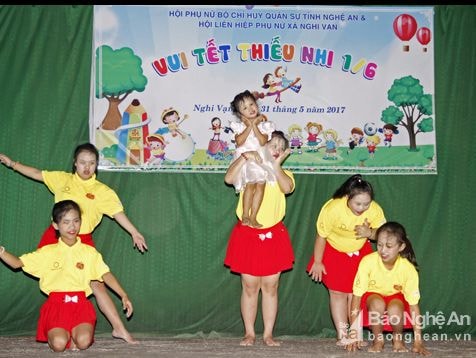 Gần 200 thiếu nhi giáo xứ Bố Sơn và xóm giáo Lương Sơn vui đón Tết thiếu nhi