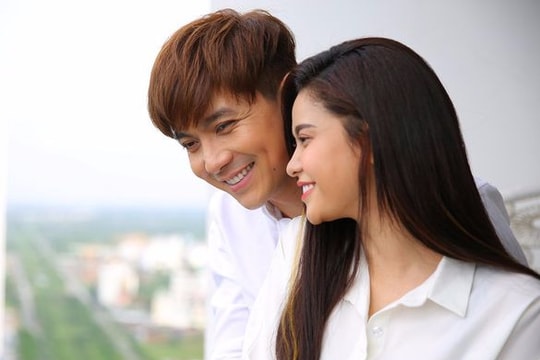 Giữa ồn ào ly hôn, Tim - Trương Quỳnh Anh bị bắt gặp tình tứ