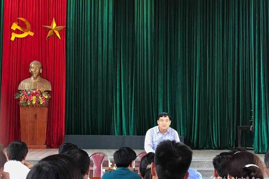 Bí thư Tỉnh ủy thăm và làm việc tại xã Sơn Hải huyện Quỳnh Lưu