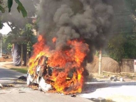 Taxi bốc cháy dữ dội, nữ tài xế nhanh trí cứu thoát 4 hành khách