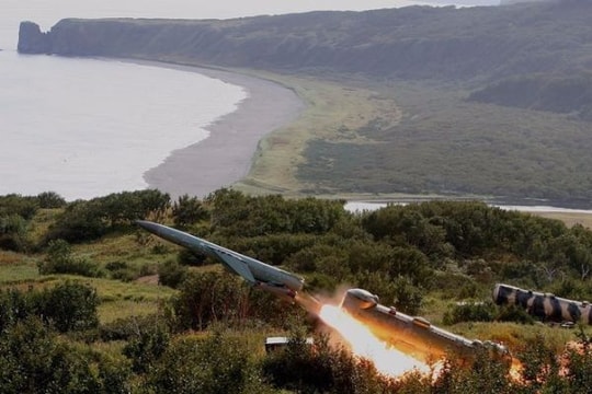 Cực hiếm khoảnh khắc tên lửa P-35B Việt Nam 'cất cánh'