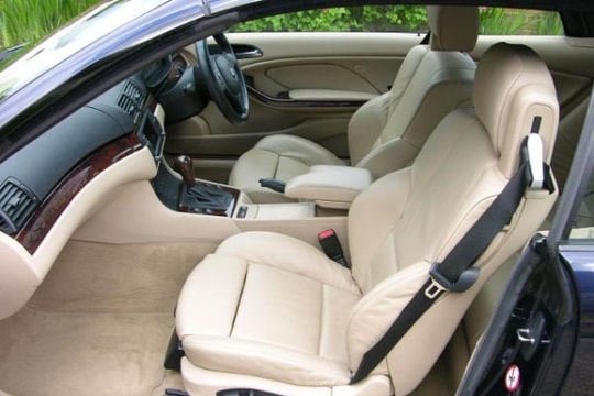 Mẹo làm mát nhanh nội thất ôtô khi phơi nắng