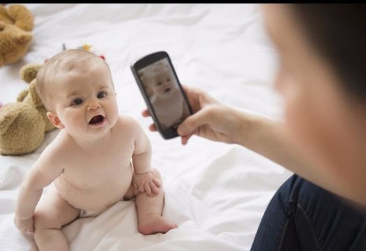 Cứ đăng ảnh con lên Facebook là phạm luật?