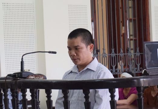 Giết chết hàng xóm bằng 14 nhát dao