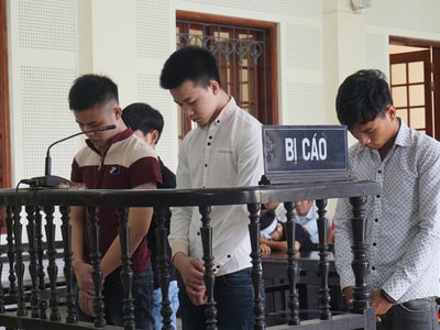 Can ngăn trêu ghẹo phụ nữ, thanh niên bị đâm chết