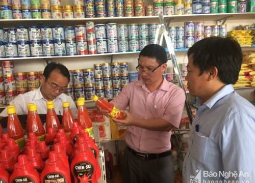 Nghi Lộc xử phạt 59 triệu đồng/27 hộ kinh doanh vi phạm an toàn vệ sinh thực phẩm