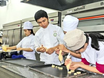 Phân luồng học sinh không chỉ đơn thuần là học nghề