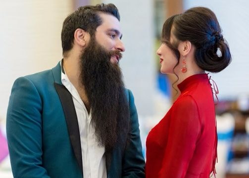 Đạo diễn phim 'Kong' đi sự kiện cùng Trương Nhi trước khi về nước