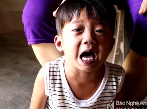 Đau lòng cháu bé bệnh tim bẩm sinh bị bố bỏ rơi