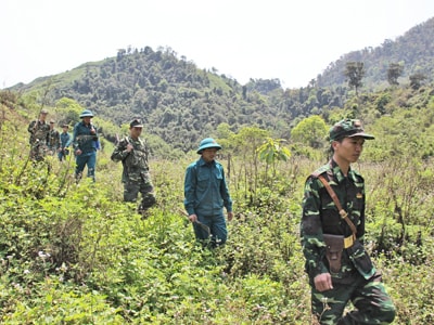 Khi phó bí thư đảng ủy xã mang quân hàm xanh
