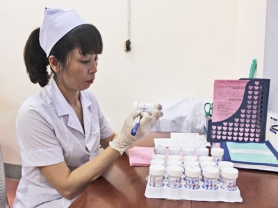 Trung tâm CSSKSS Nghệ An ứng dụng phương pháp hiện đại tầm soát ung thư cổ tử cung