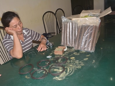 Người đàn bà buôn thuốc nổ kiếm lời