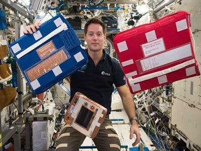 Cấp cứu phi hành gia trong vũ trụ