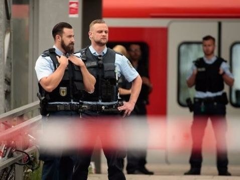 Nổ súng tại ga tàu điện ngầm ở Đức